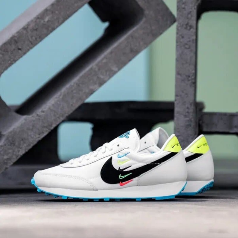 ◆大人気◆日本未入荷◆NIKE DAYBREAK SE WORLD WIDE◆UNISEX◆ Nike Worldwide Pack WMNS Nike Daybreak Se RSP: R1,699.99 Buy